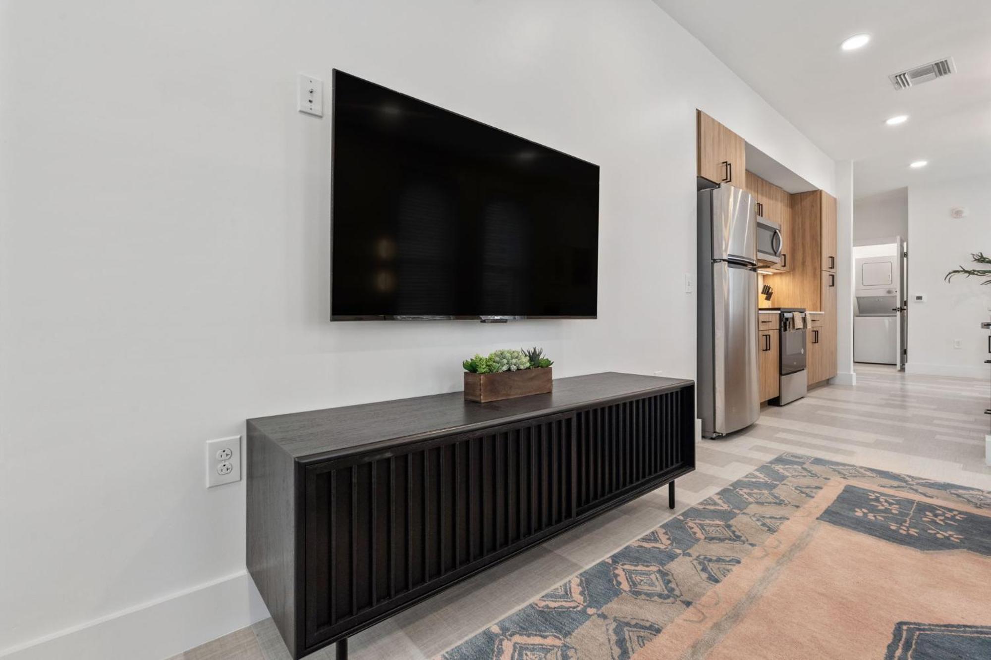 The Continental, Powered By Placemakr - Downtown - Market Square Apartment