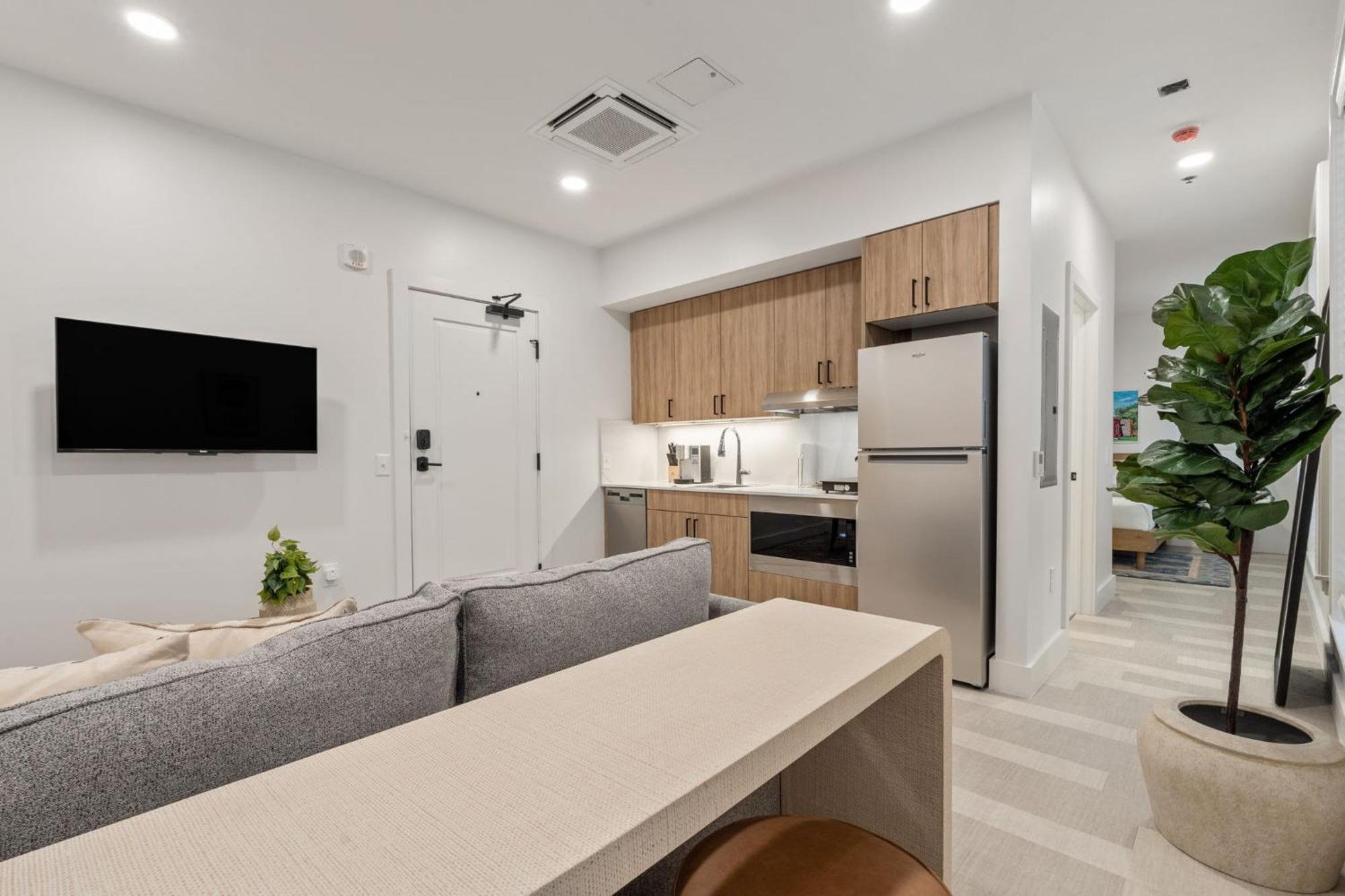 The Continental, Powered By Placemakr - Downtown - Market Square Apartment
